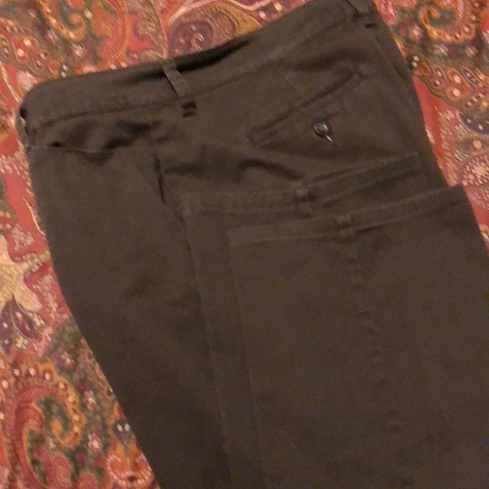 Lee Platinum Label Relaxed Fit Straight Leg. EUC